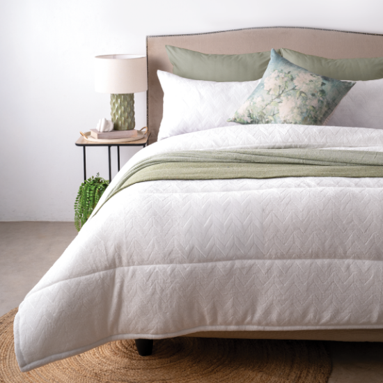 Picture of Chevron Comforter Set 3pc - White - Queen